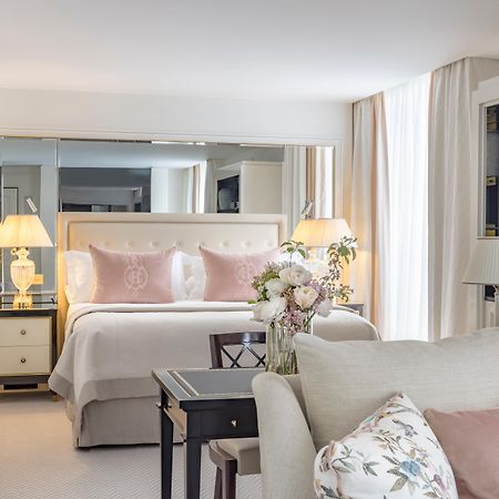 Intercontinental Paris Le Grand By Ihg Hotel Екстериор снимка A bedroom at The Ivy Collection