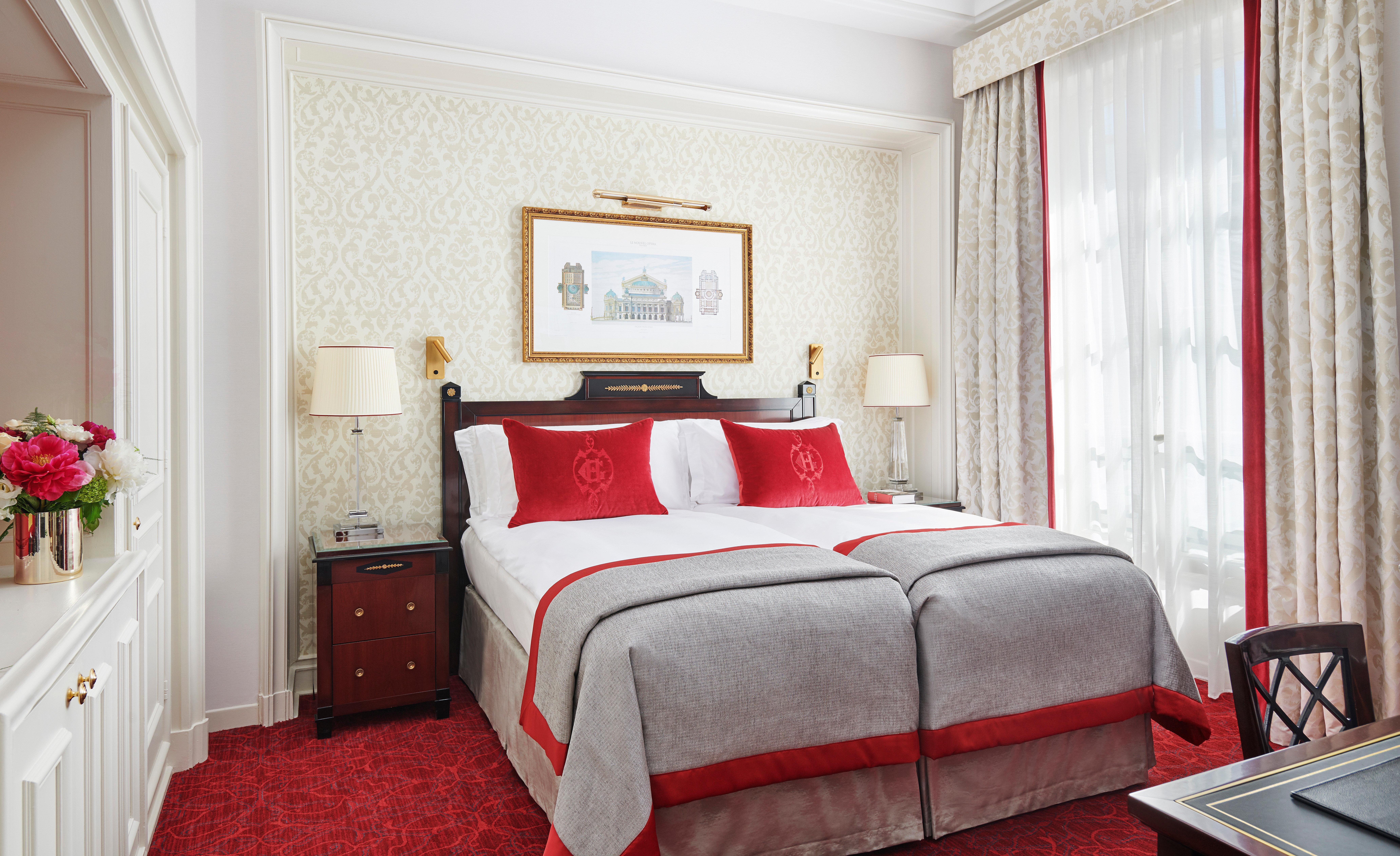 Intercontinental Paris Le Grand By Ihg Hotel Екстериор снимка A bedroom at the hotel