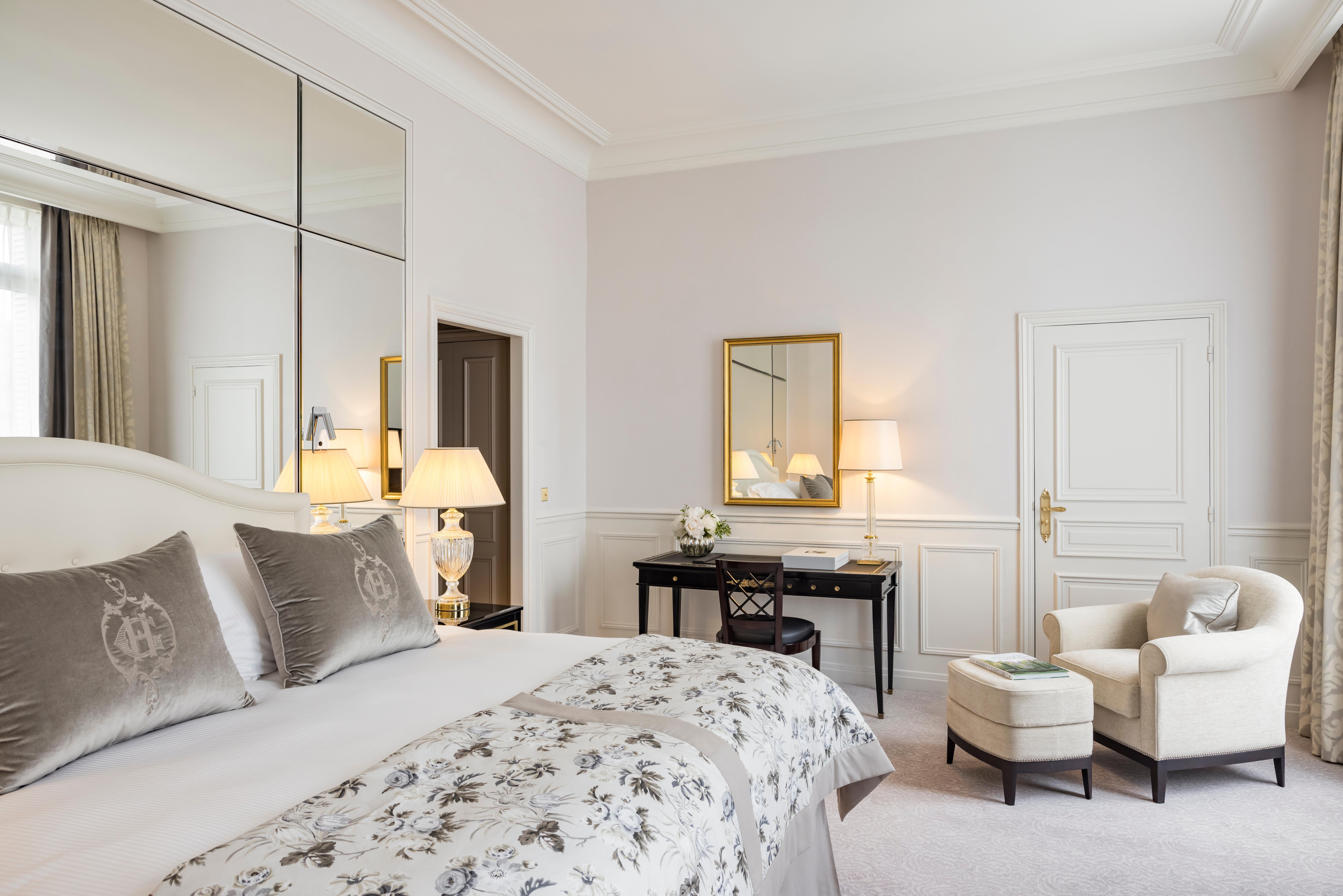 Intercontinental Paris Le Grand By Ihg Hotel Екстериор снимка A suite at the hotel