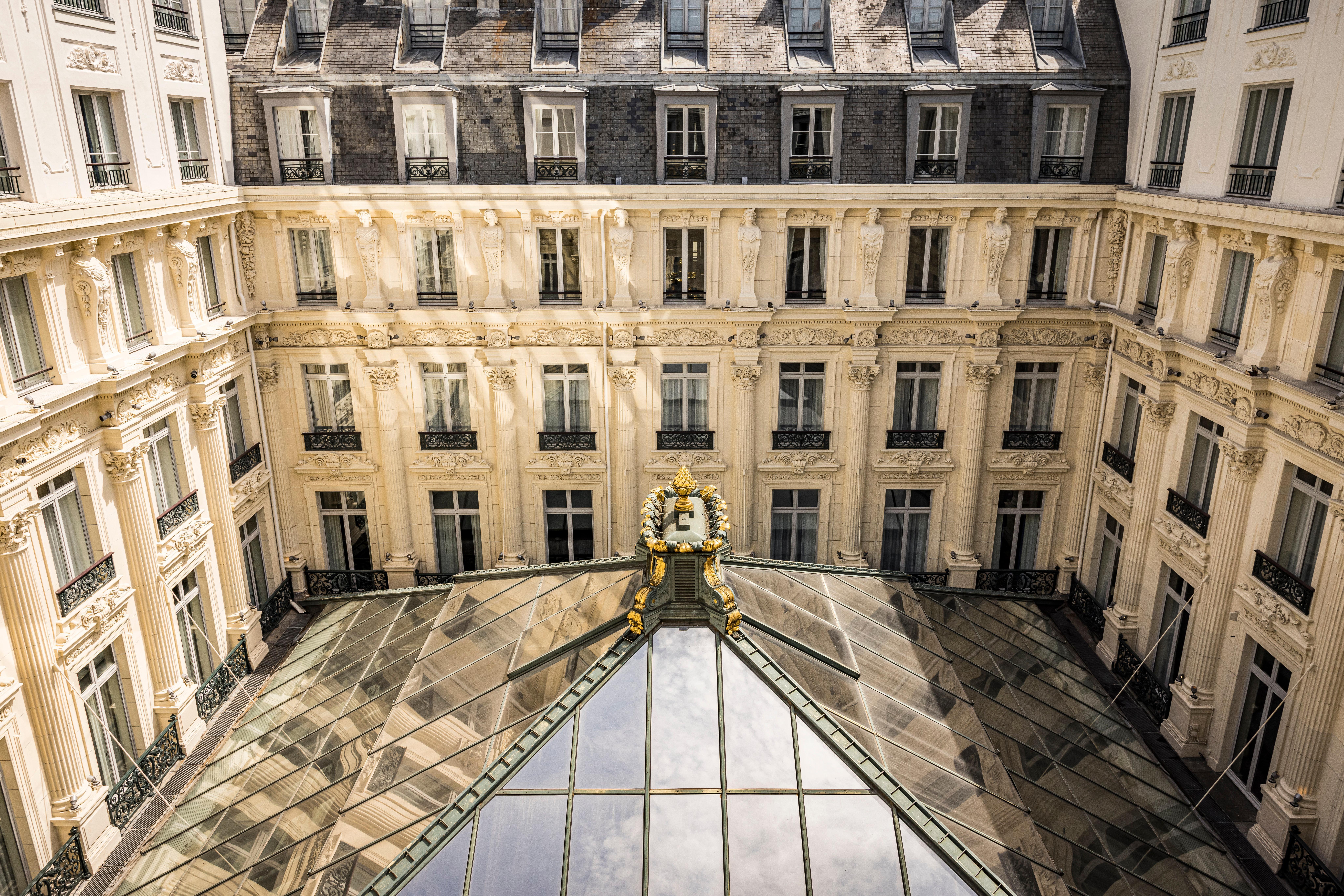 Intercontinental Paris Le Grand By Ihg Hotel Екстериор снимка The courtyard of the Hôtel de Crillon